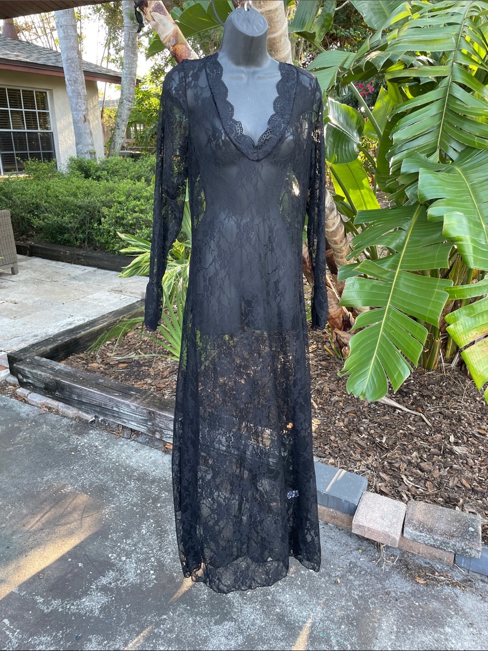 lace maxi dress